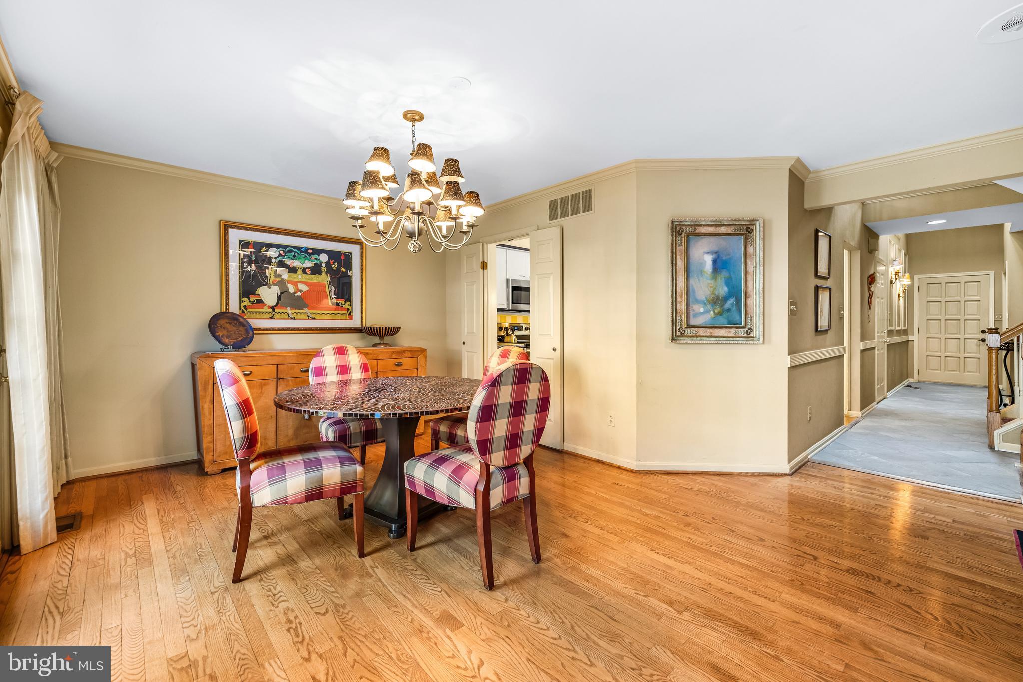 64 RIVER OAKS CIRCLE