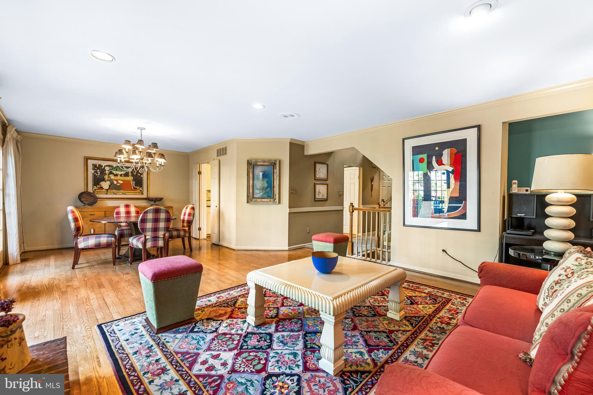 64 RIVER OAKS CIRCLE