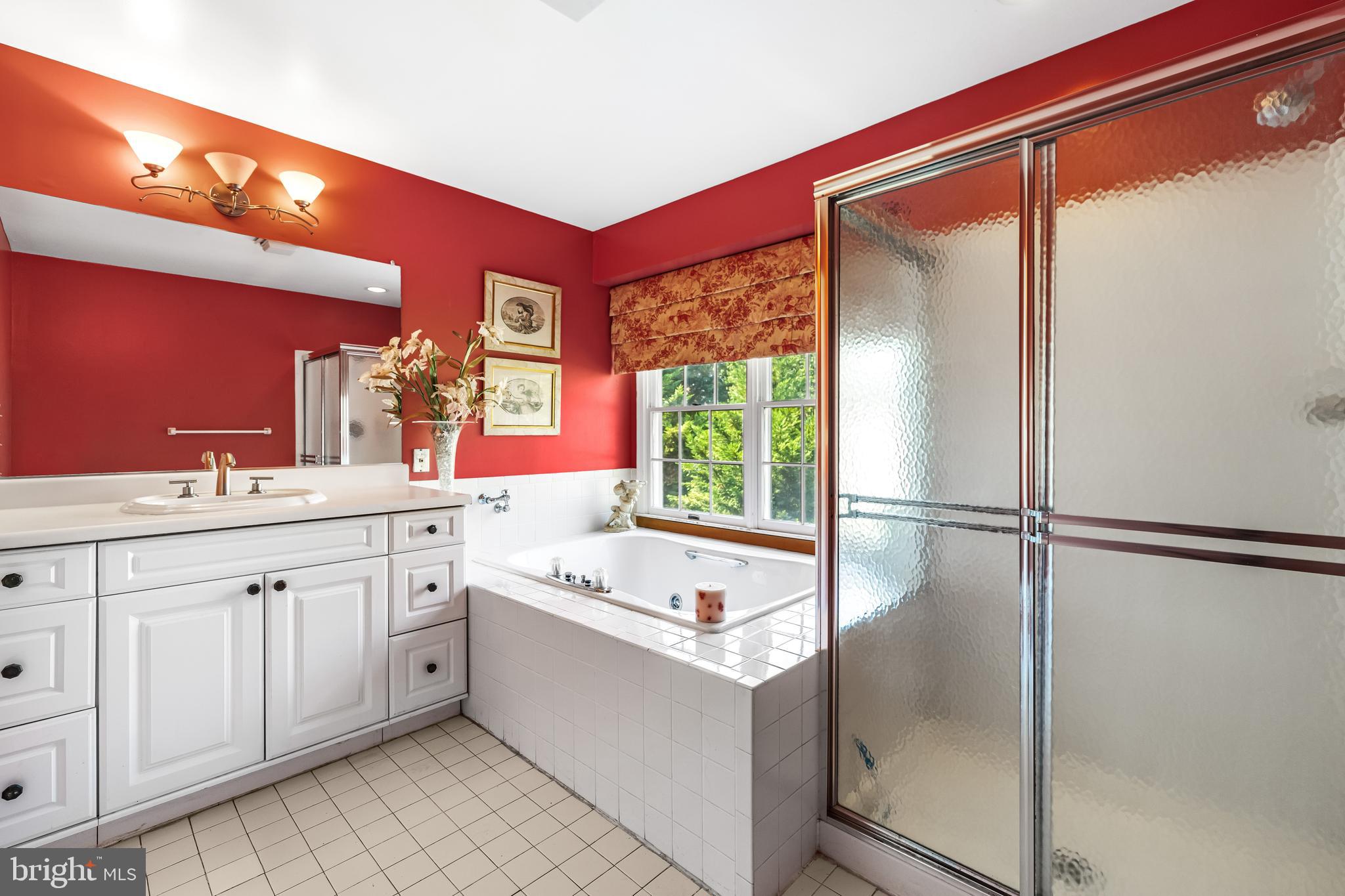 64 RIVER OAKS CIRCLE