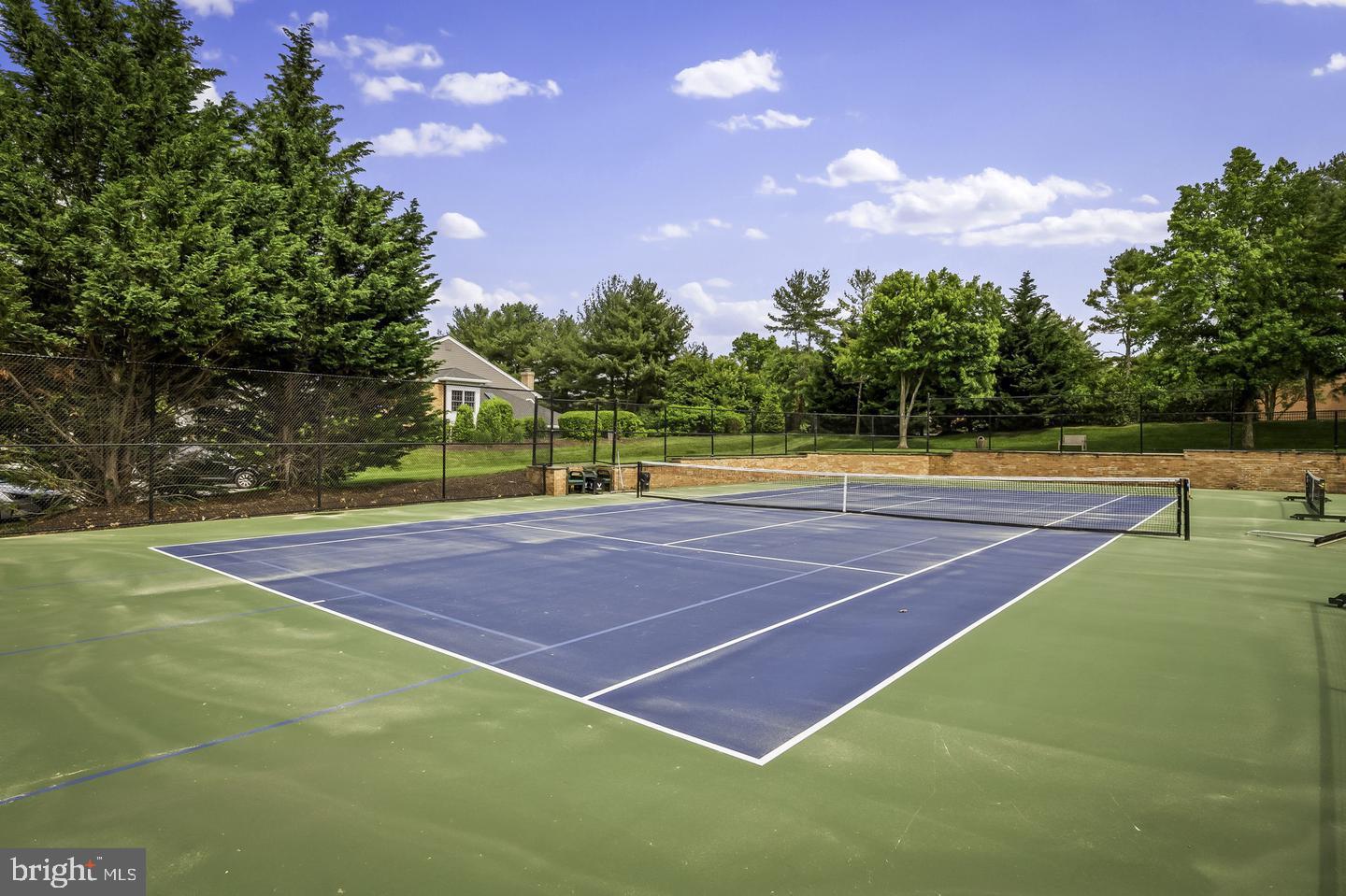 64 RIVER OAKS CIRCLE