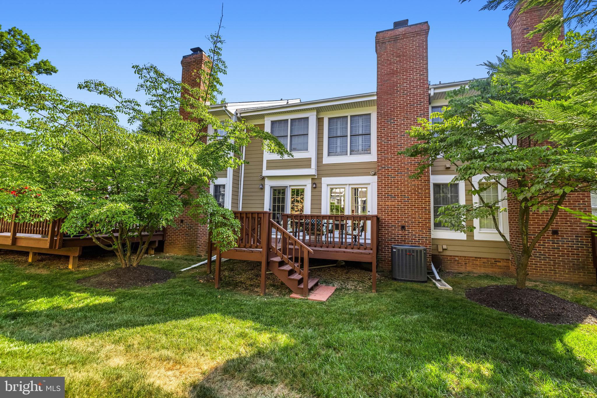 64 RIVER OAKS CIRCLE