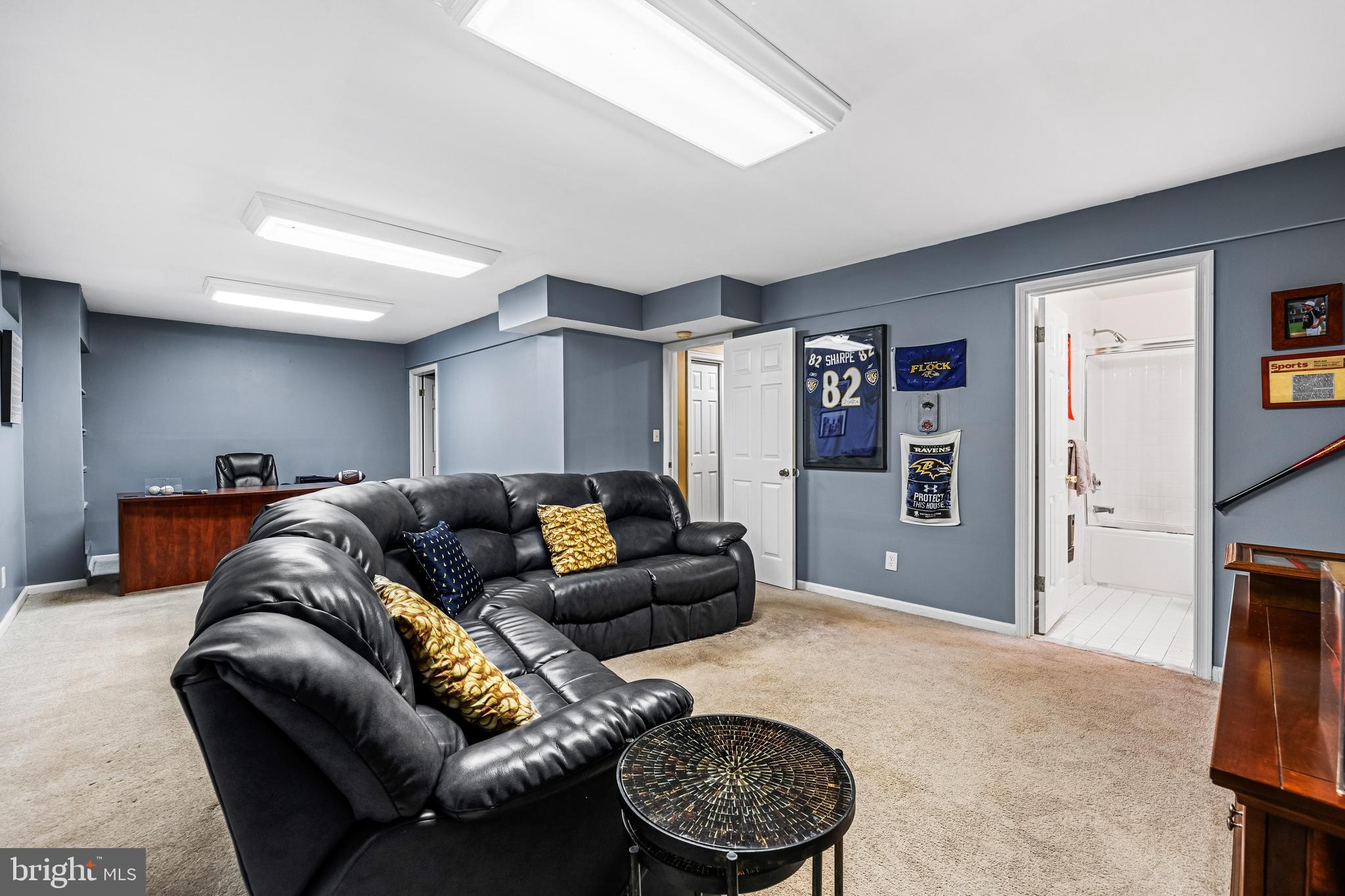 64 RIVER OAKS CIRCLE