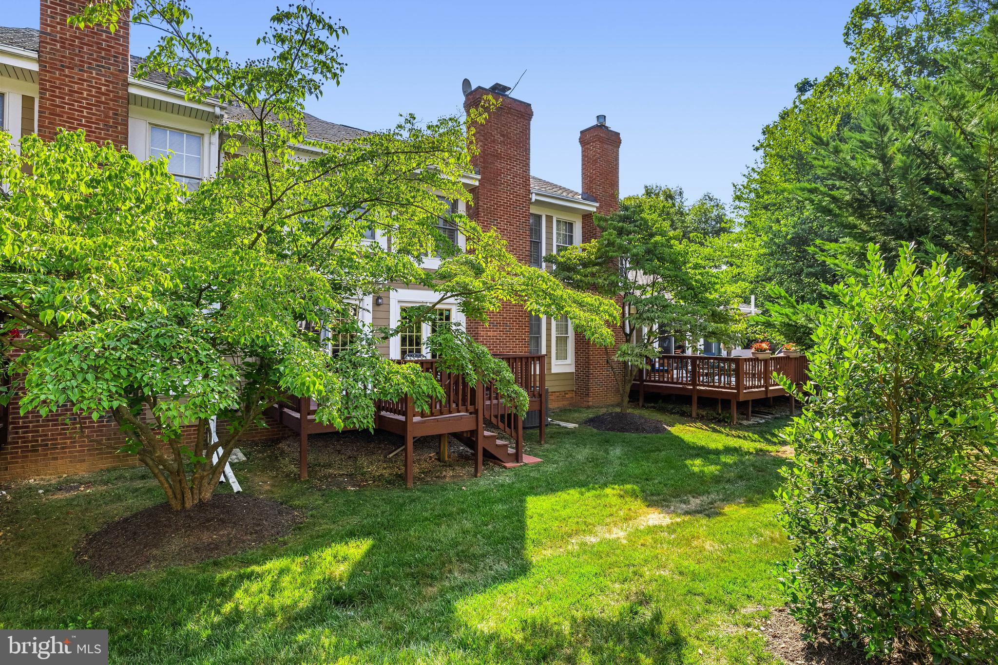 64 RIVER OAKS CIRCLE