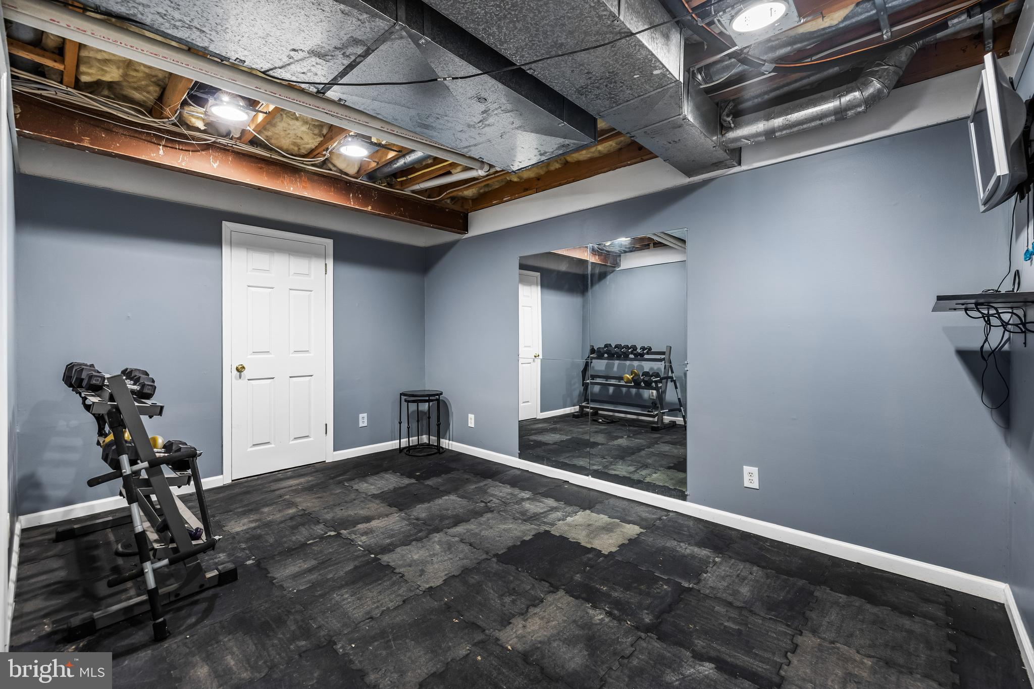 64 RIVER OAKS CIRCLE