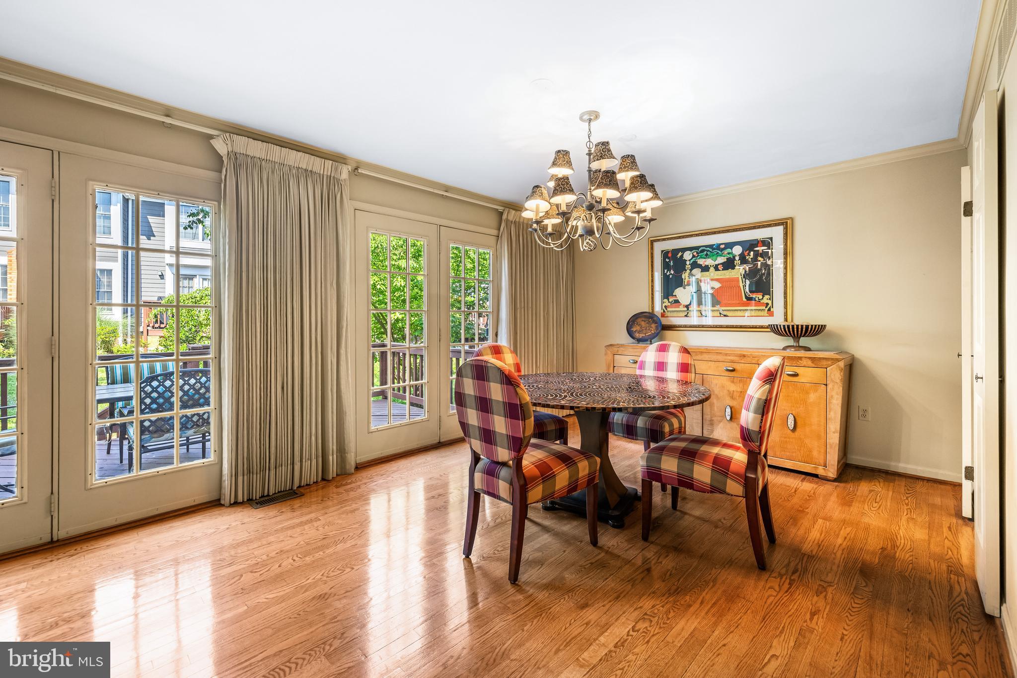 64 RIVER OAKS CIRCLE