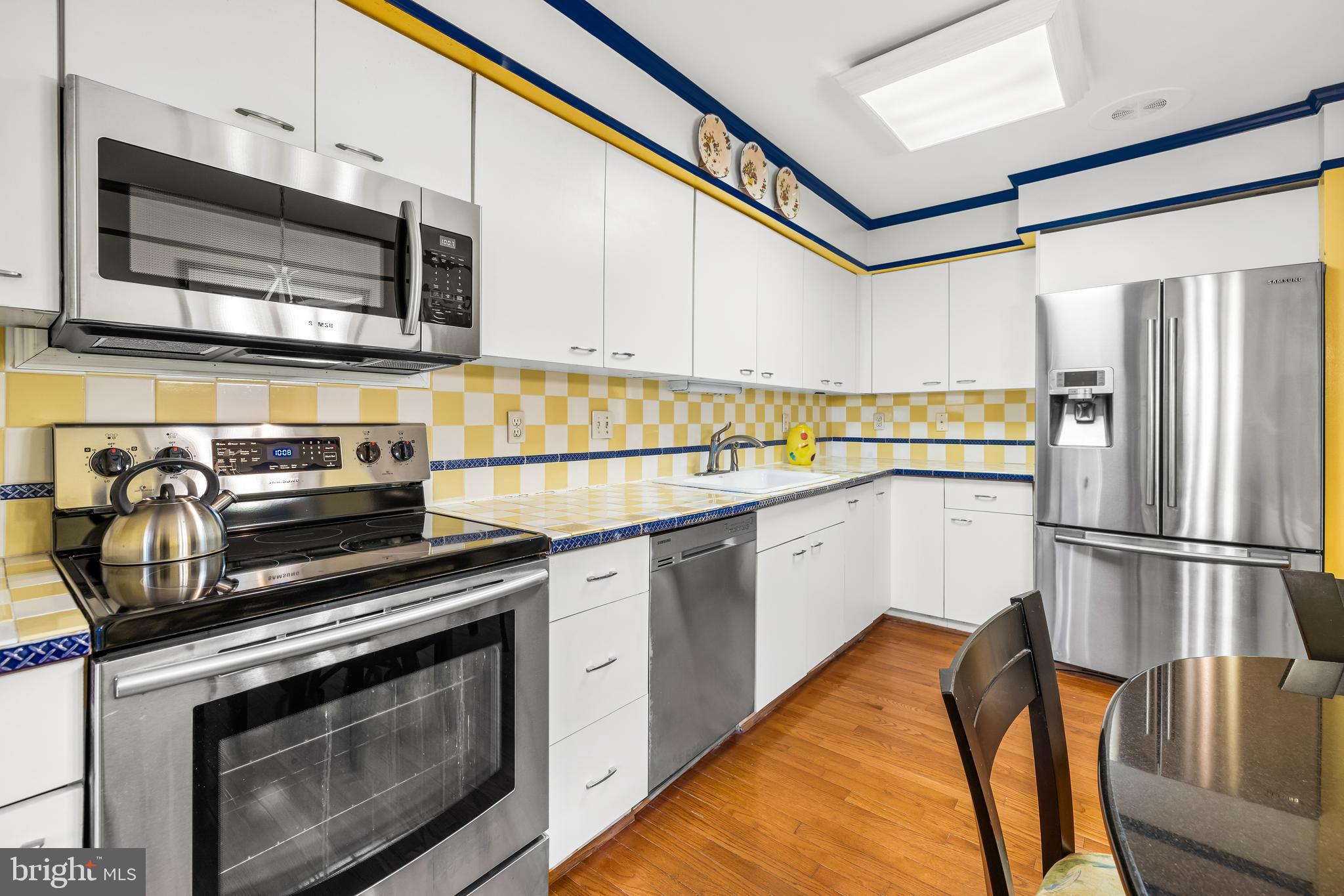 64 RIVER OAKS CIRCLE