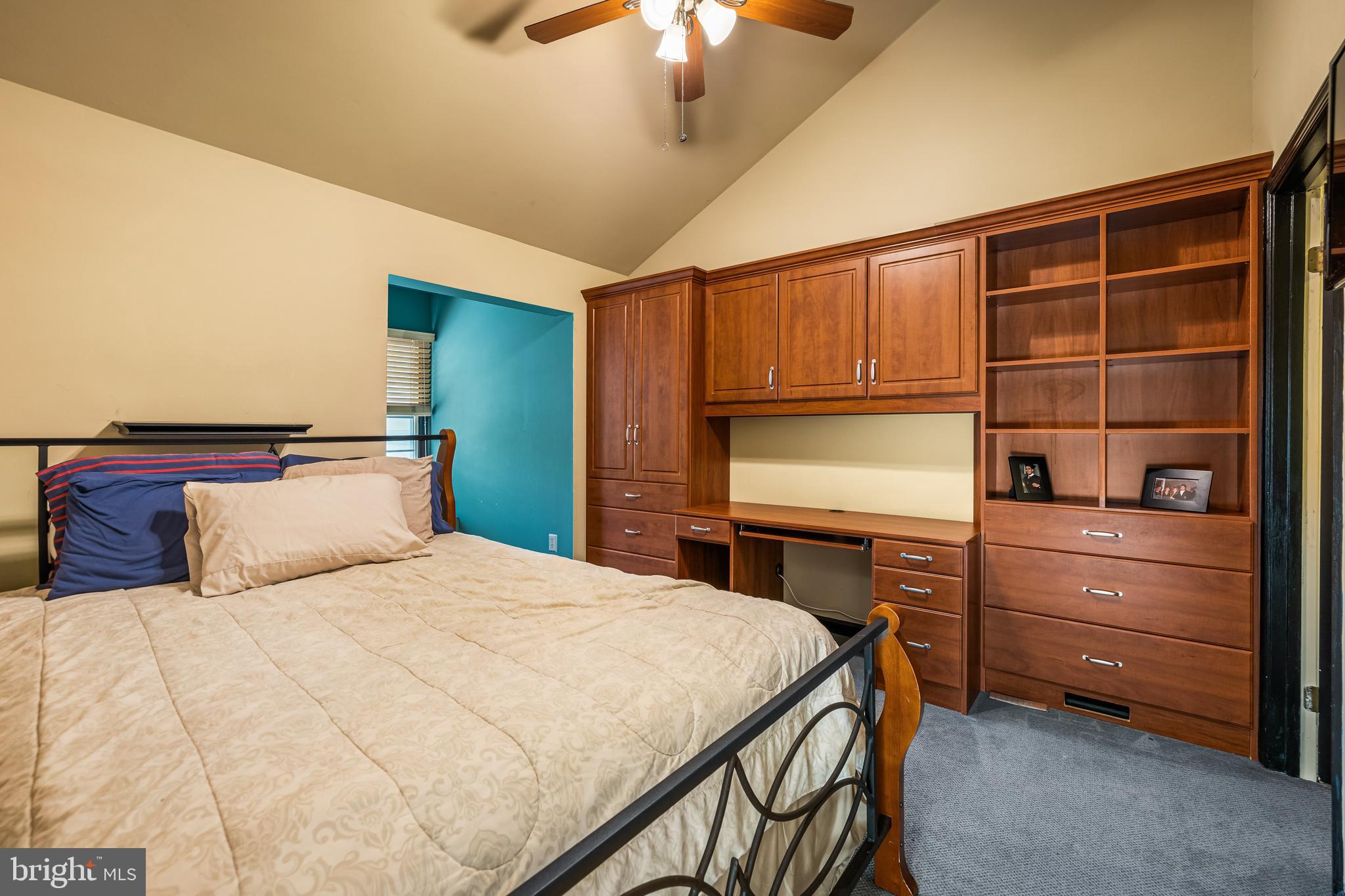 64 RIVER OAKS CIRCLE