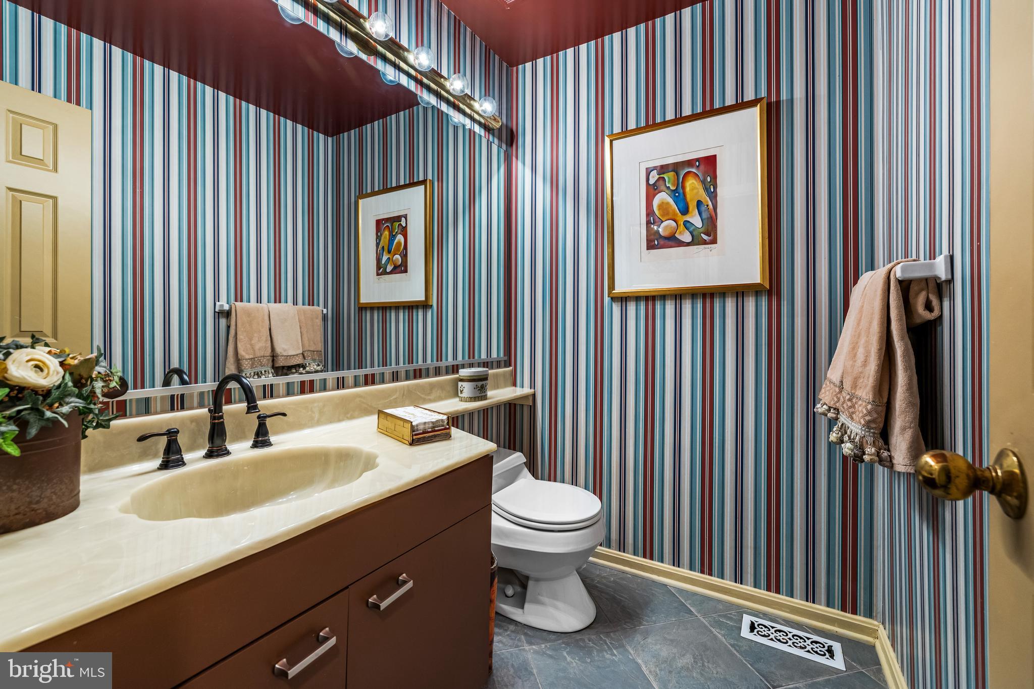 64 RIVER OAKS CIRCLE