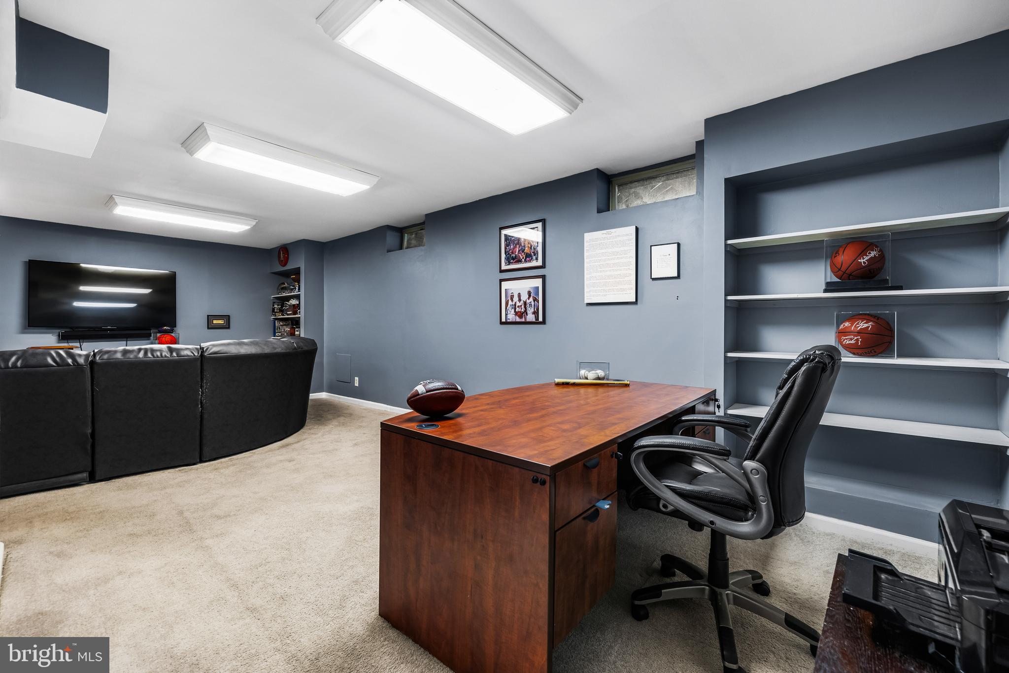 64 RIVER OAKS CIRCLE