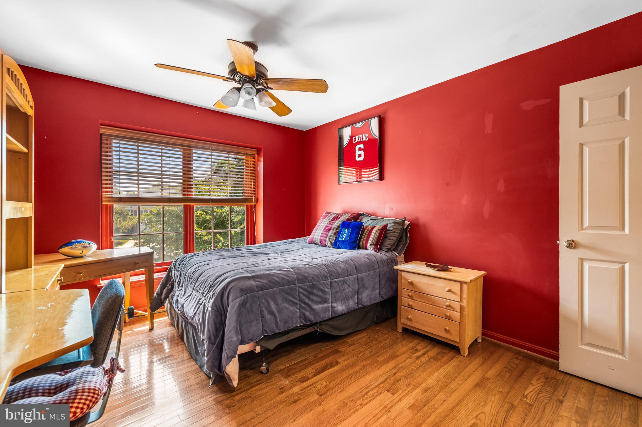 64 RIVER OAKS CIRCLE