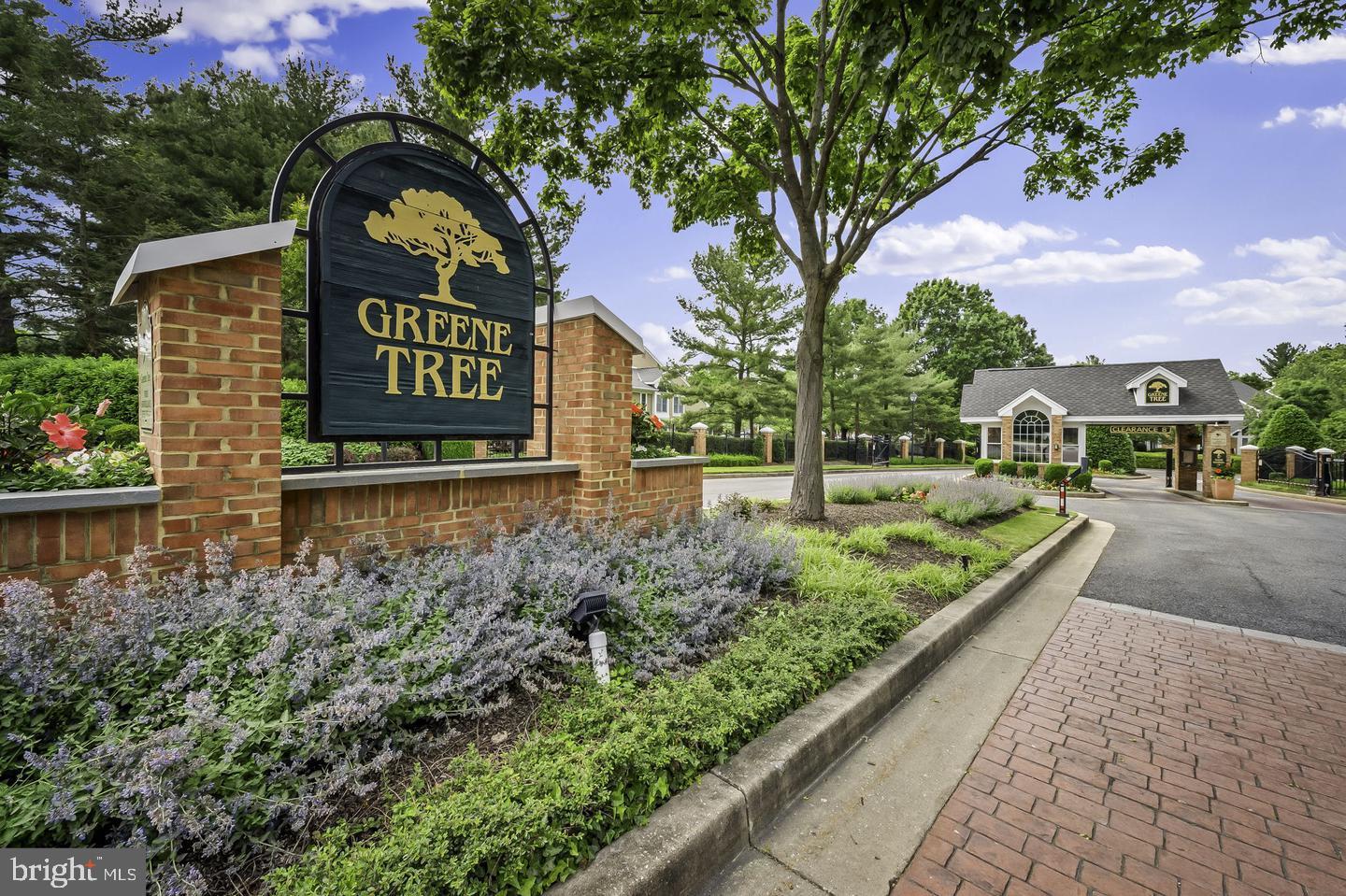 64 RIVER OAKS CIRCLE