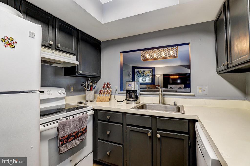 8007 GREENSPRING WAY F 8007-F