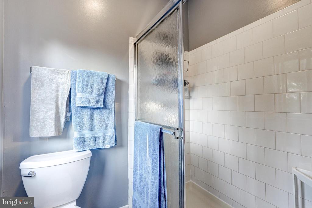 8007 GREENSPRING WAY F 8007-F