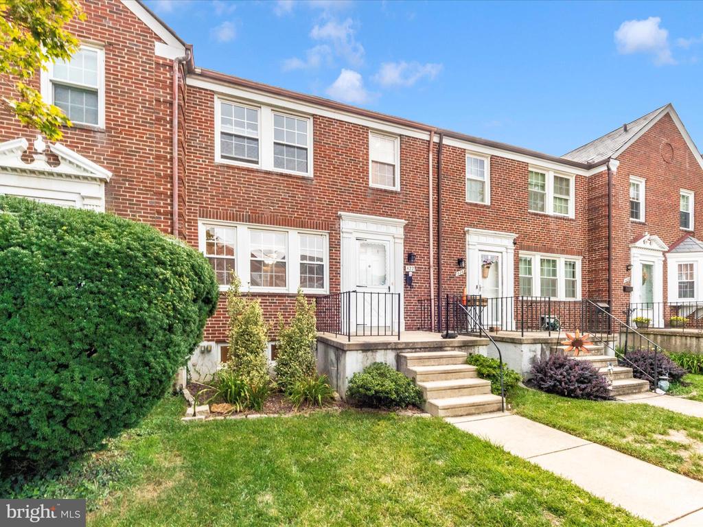 422 ACADEMY ROAD