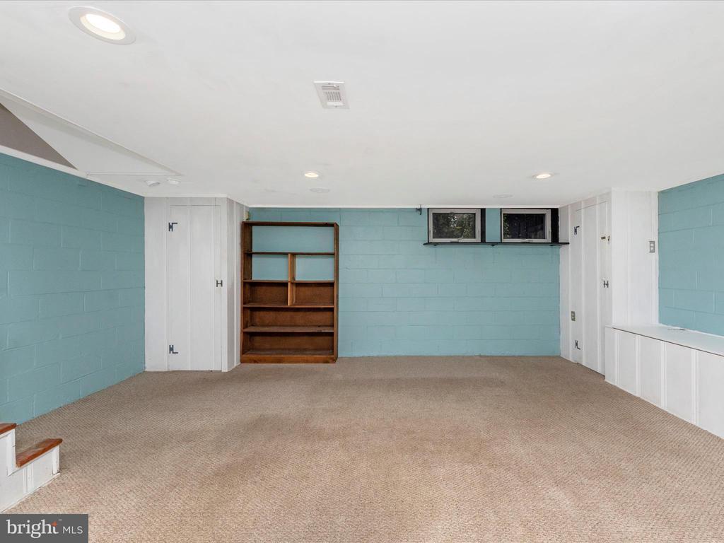 422 ACADEMY ROAD