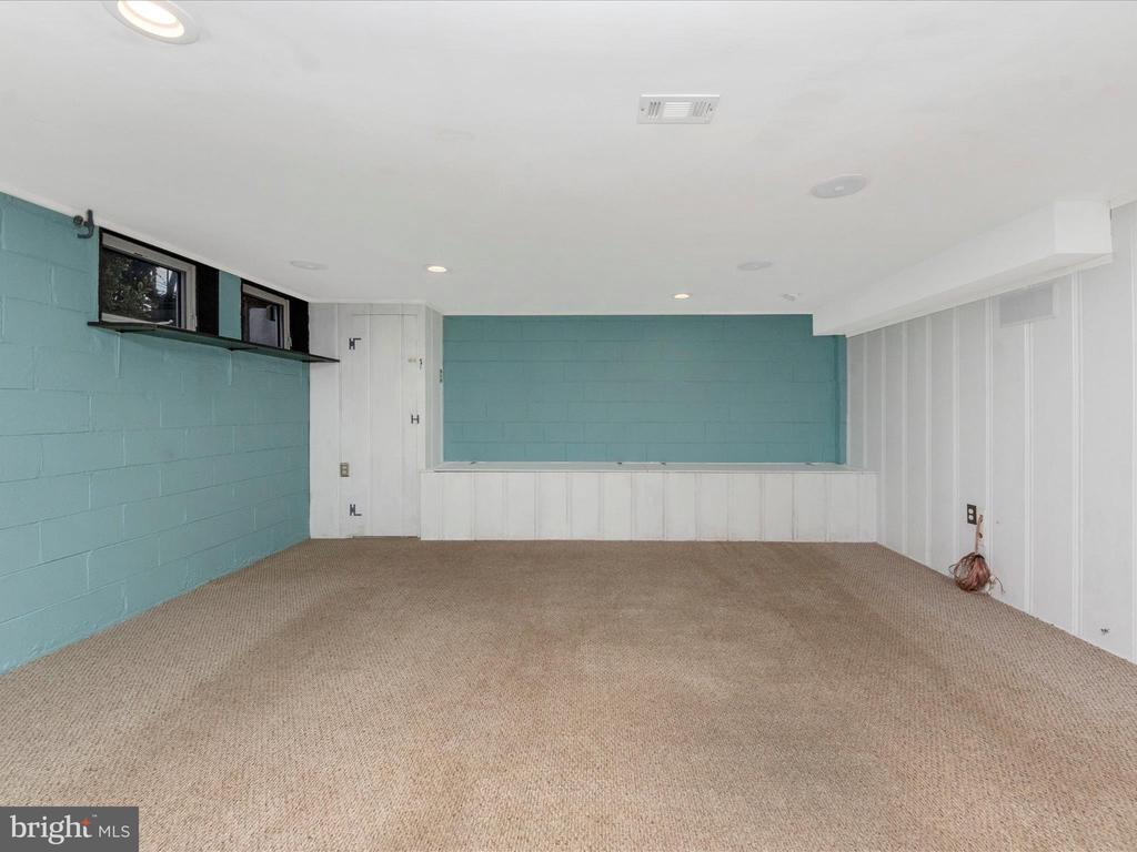 422 ACADEMY ROAD
