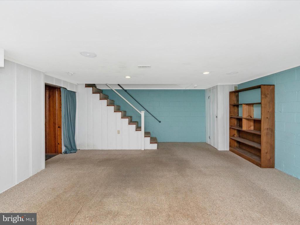 422 ACADEMY ROAD