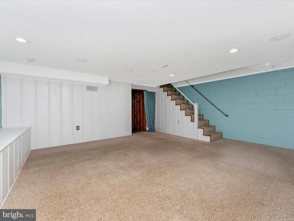 422 ACADEMY ROAD