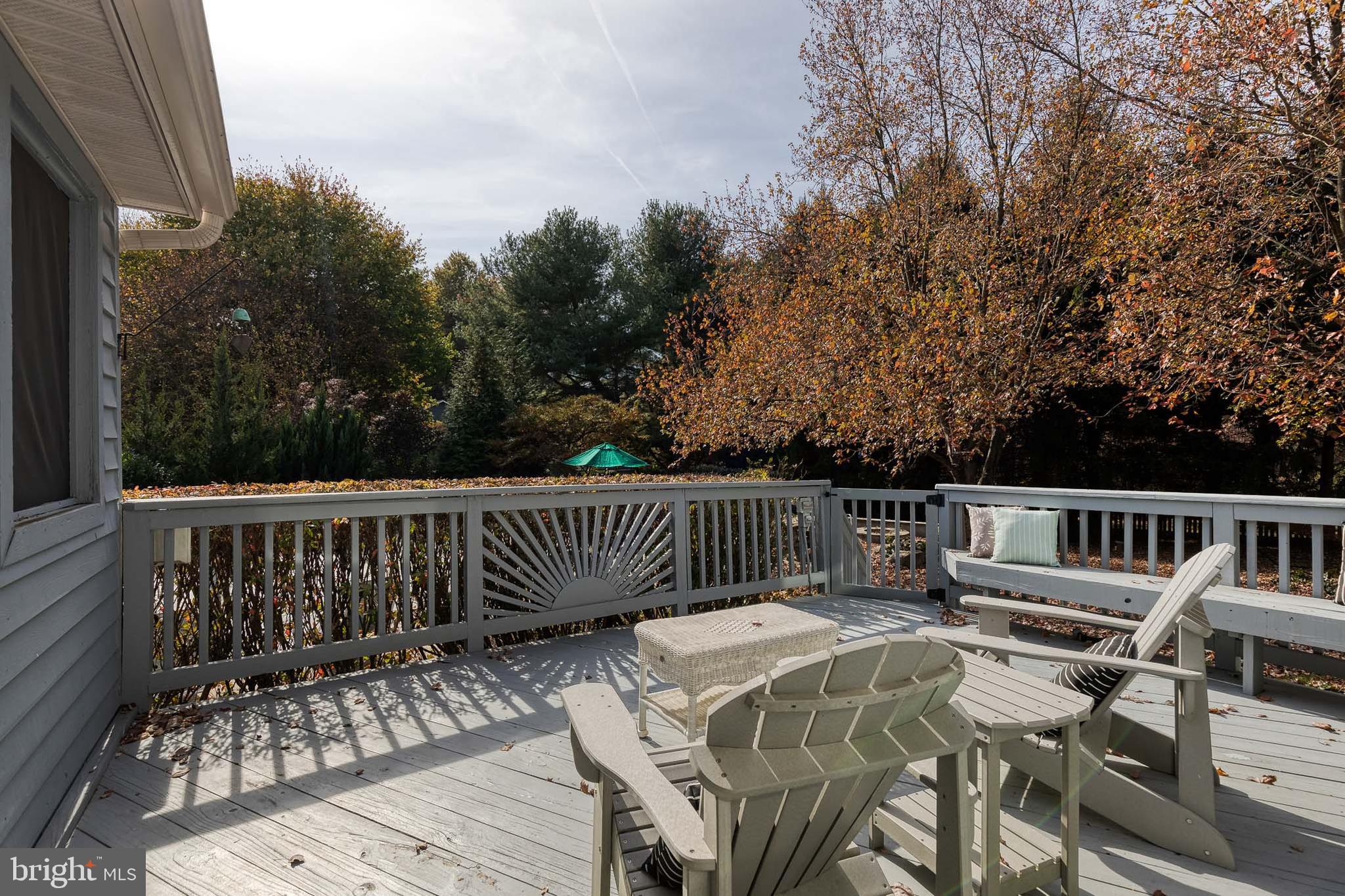 10 DORSET HILL COURT