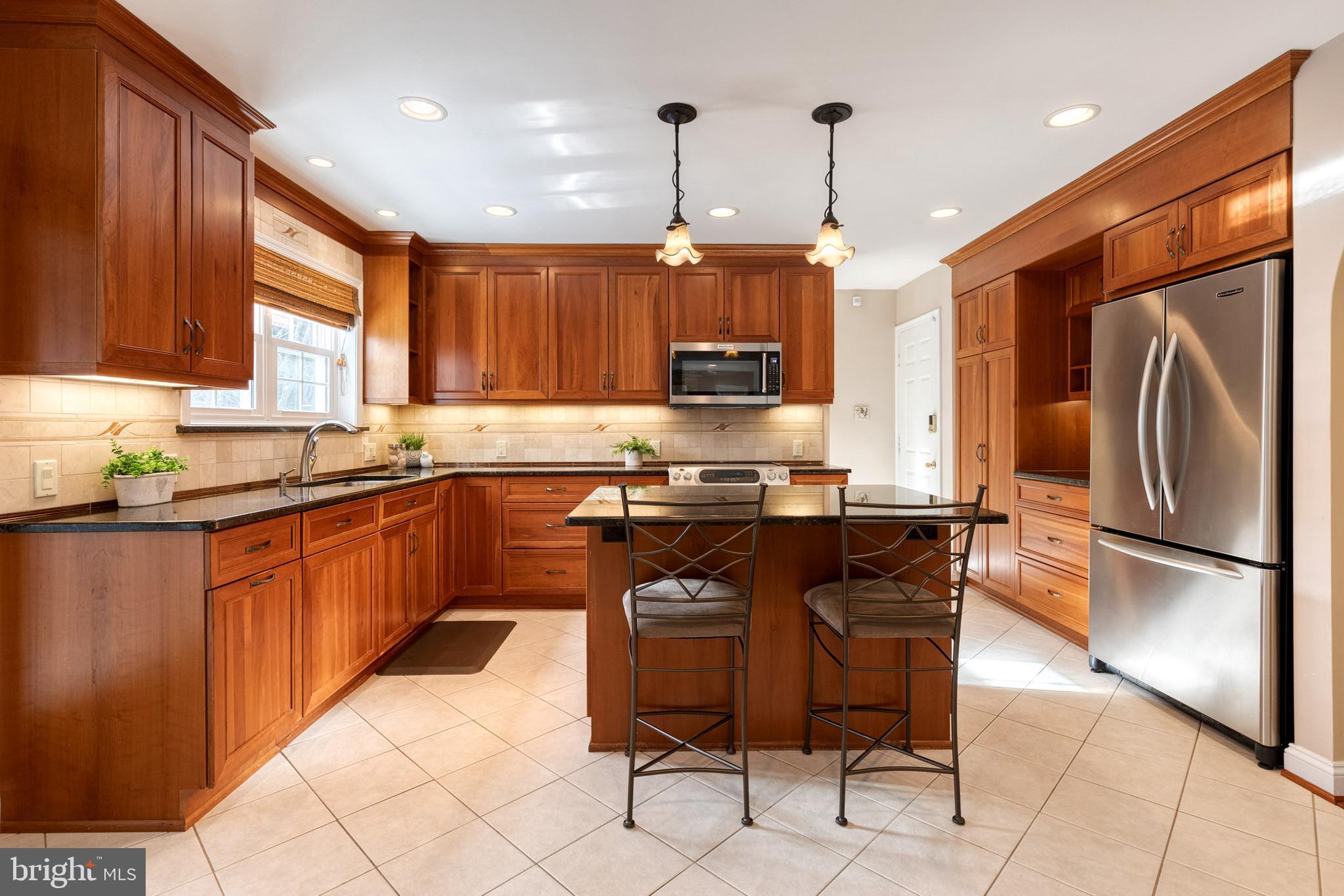 10 DORSET HILL COURT