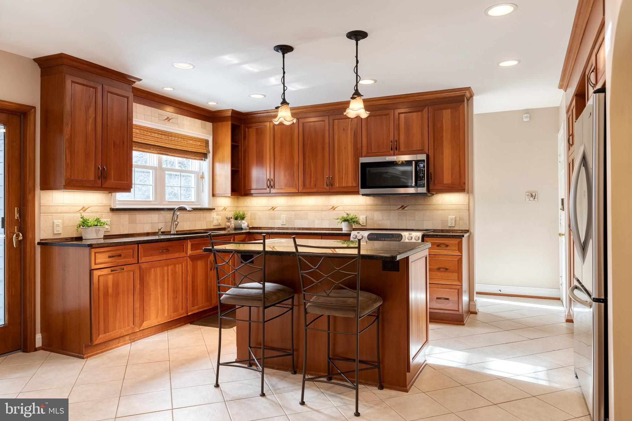 10 DORSET HILL COURT