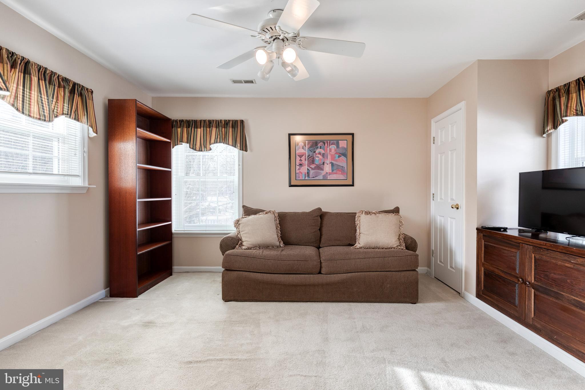 10 DORSET HILL COURT