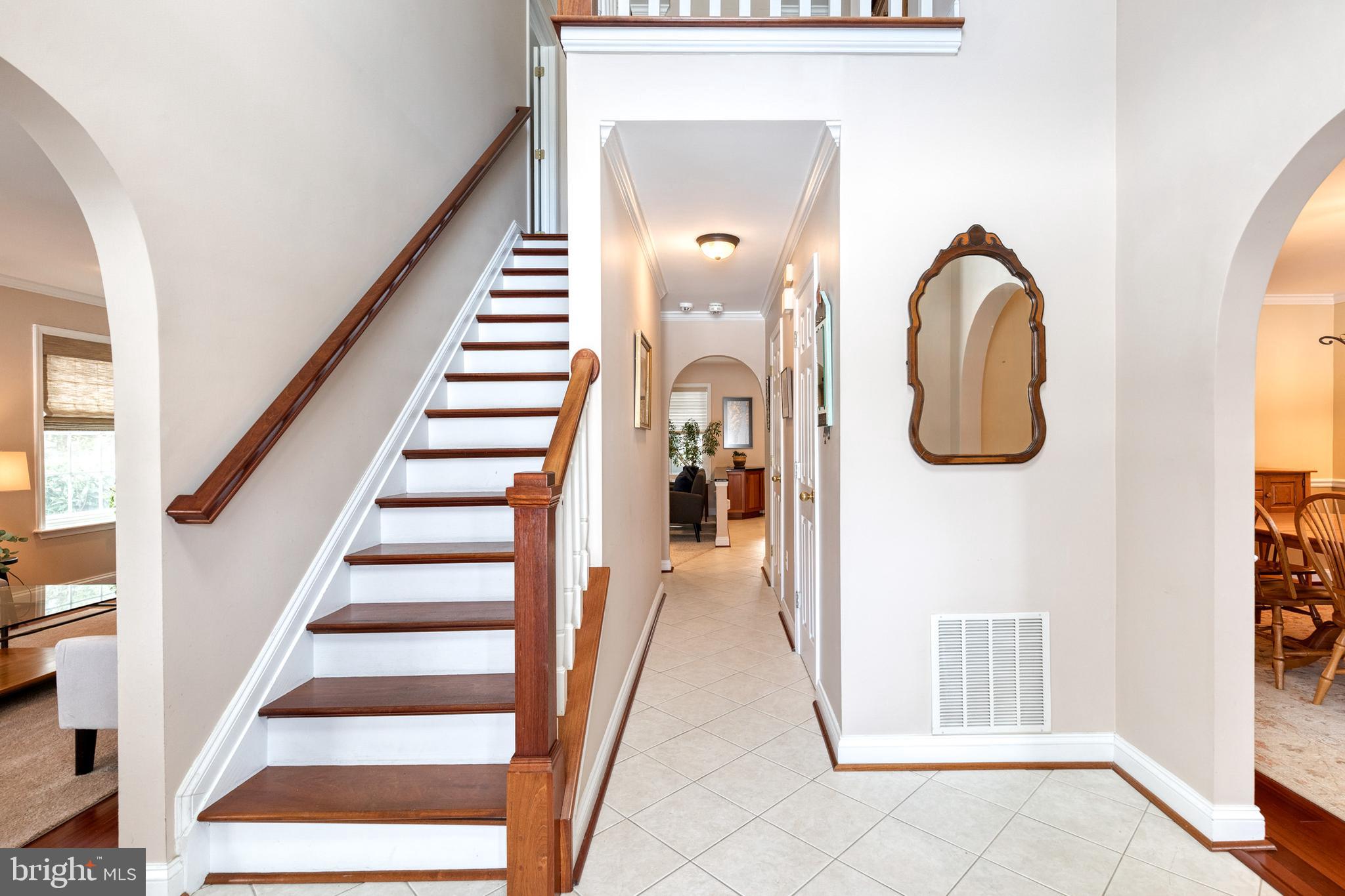 10 DORSET HILL COURT