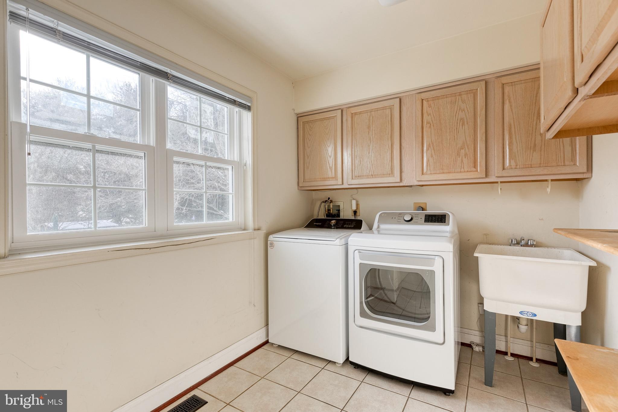 10 DORSET HILL COURT