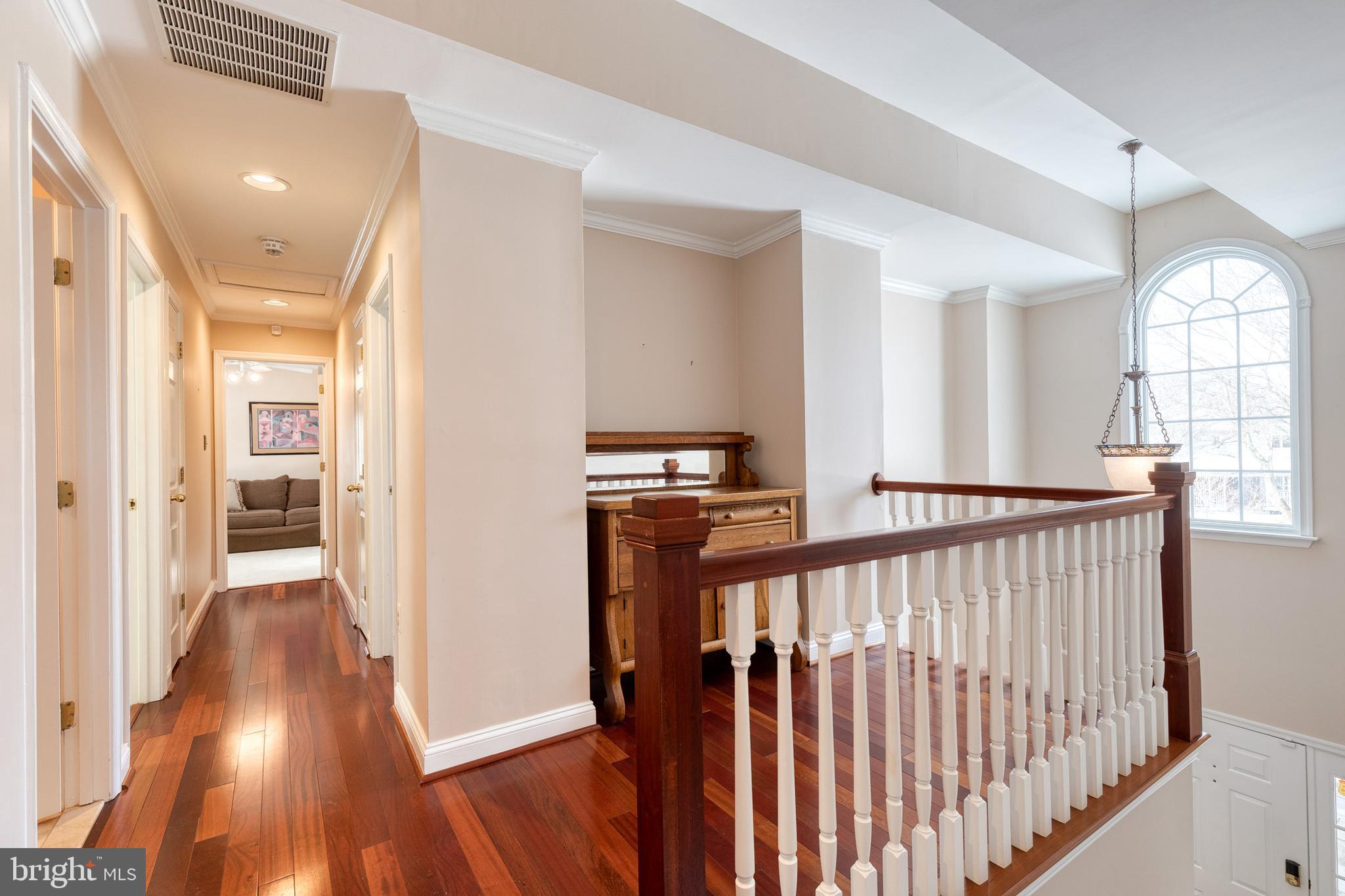 10 DORSET HILL COURT