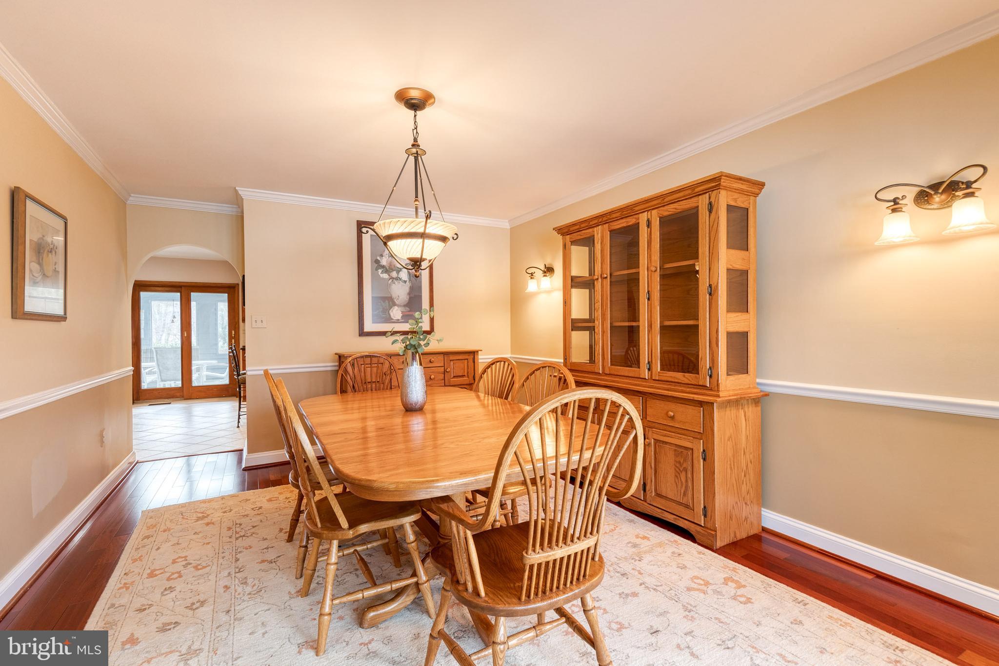 10 DORSET HILL COURT