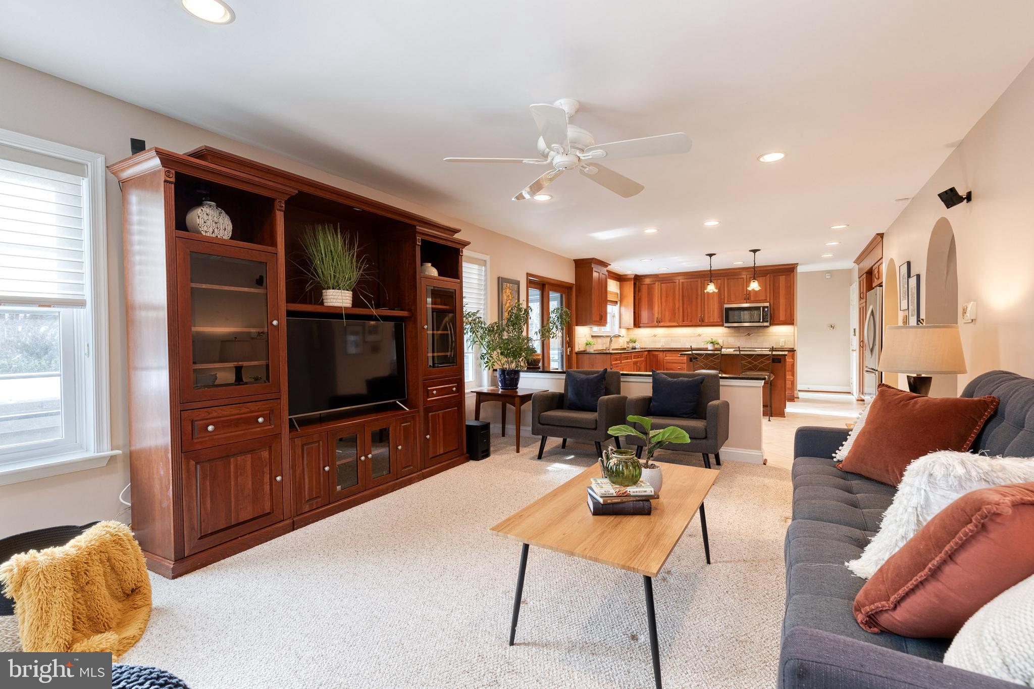 10 DORSET HILL COURT