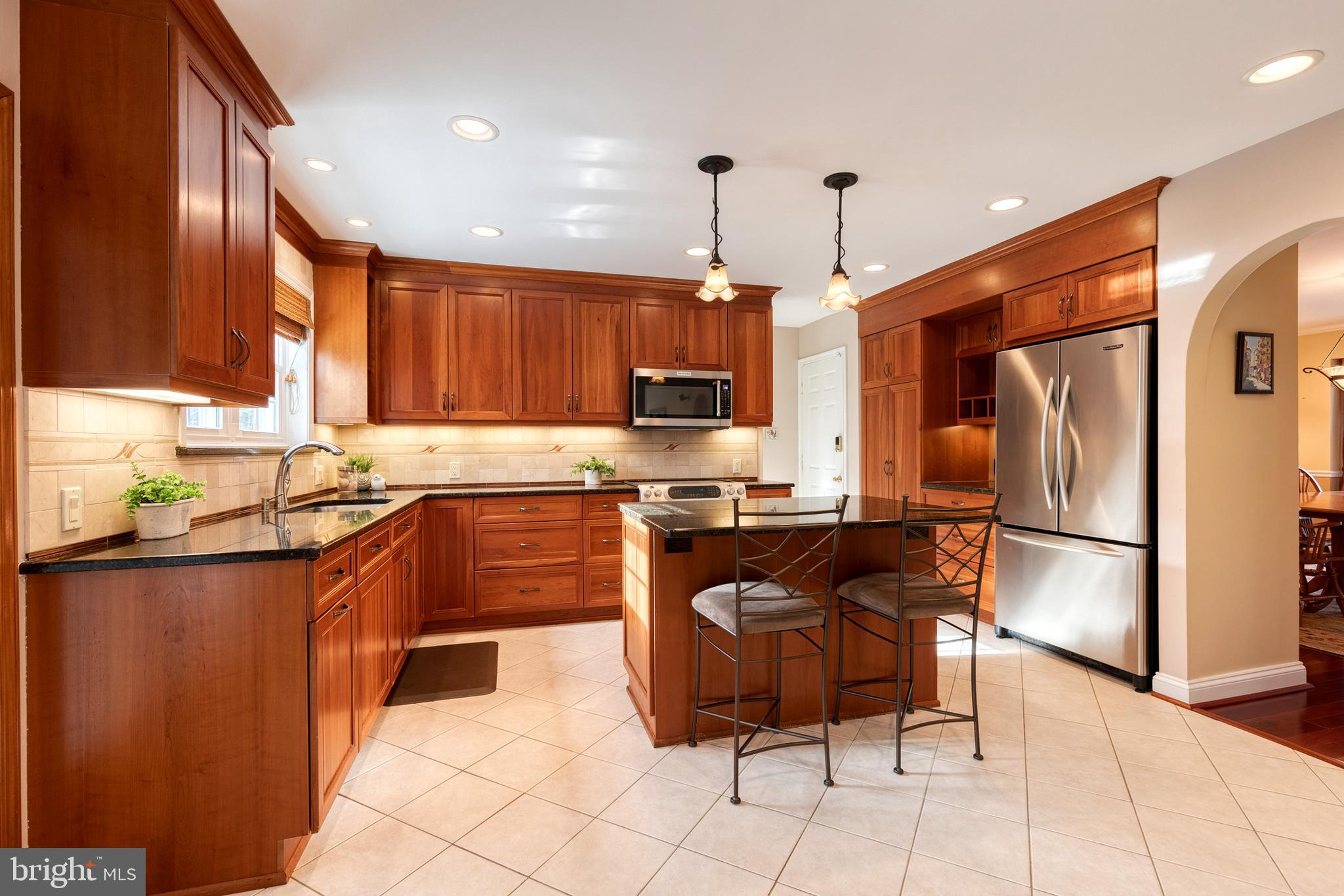 10 DORSET HILL COURT