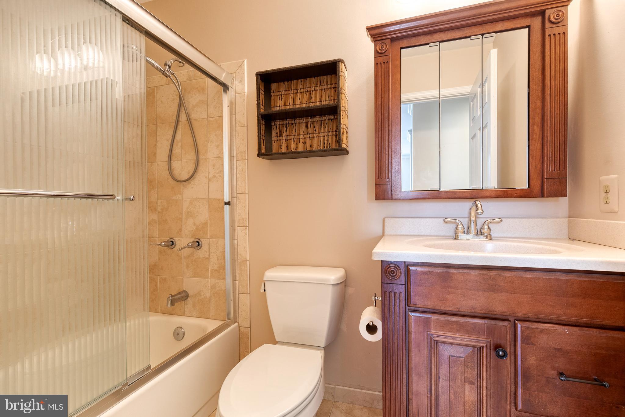 10 DORSET HILL COURT