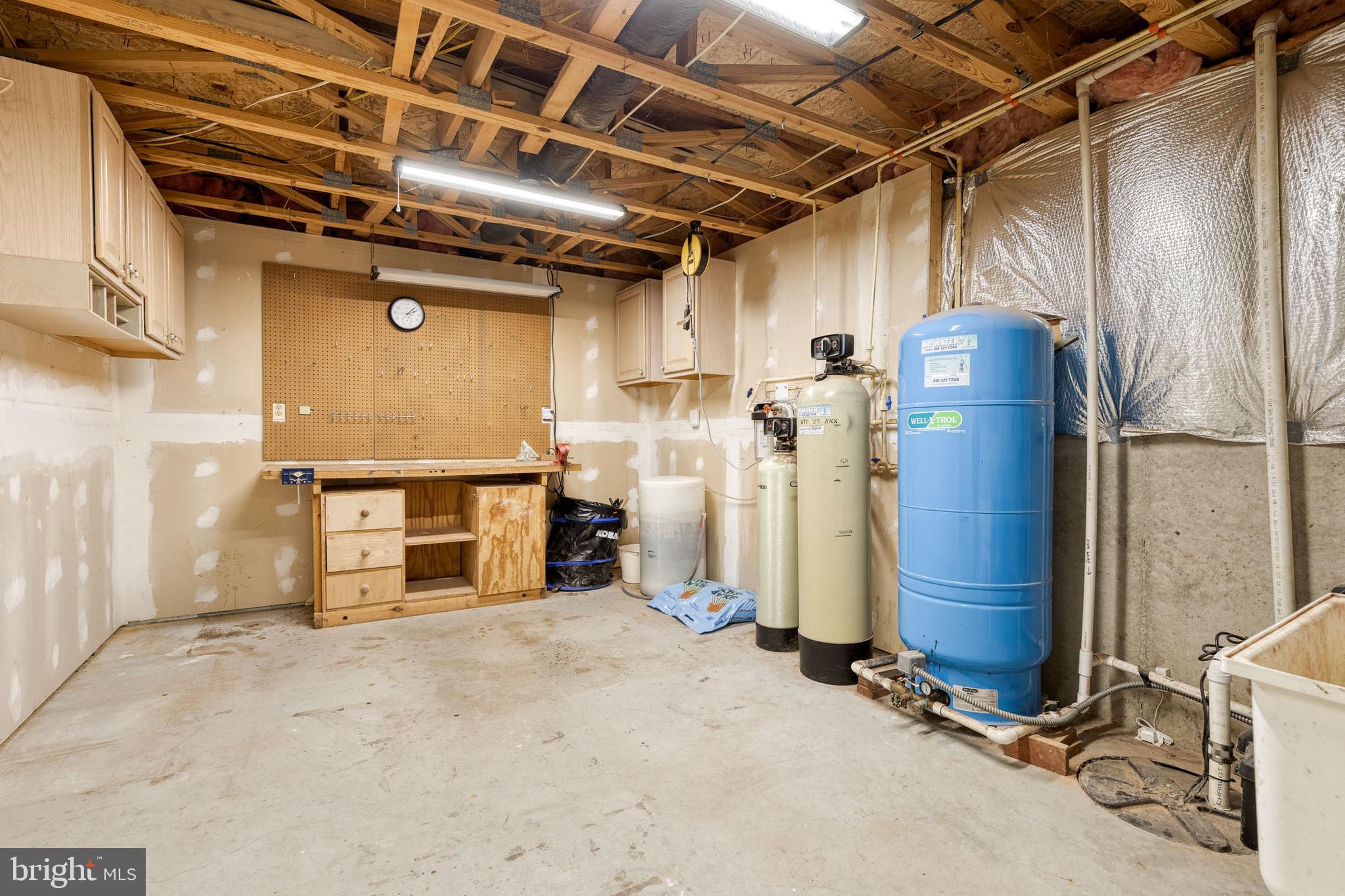 10 DORSET HILL COURT