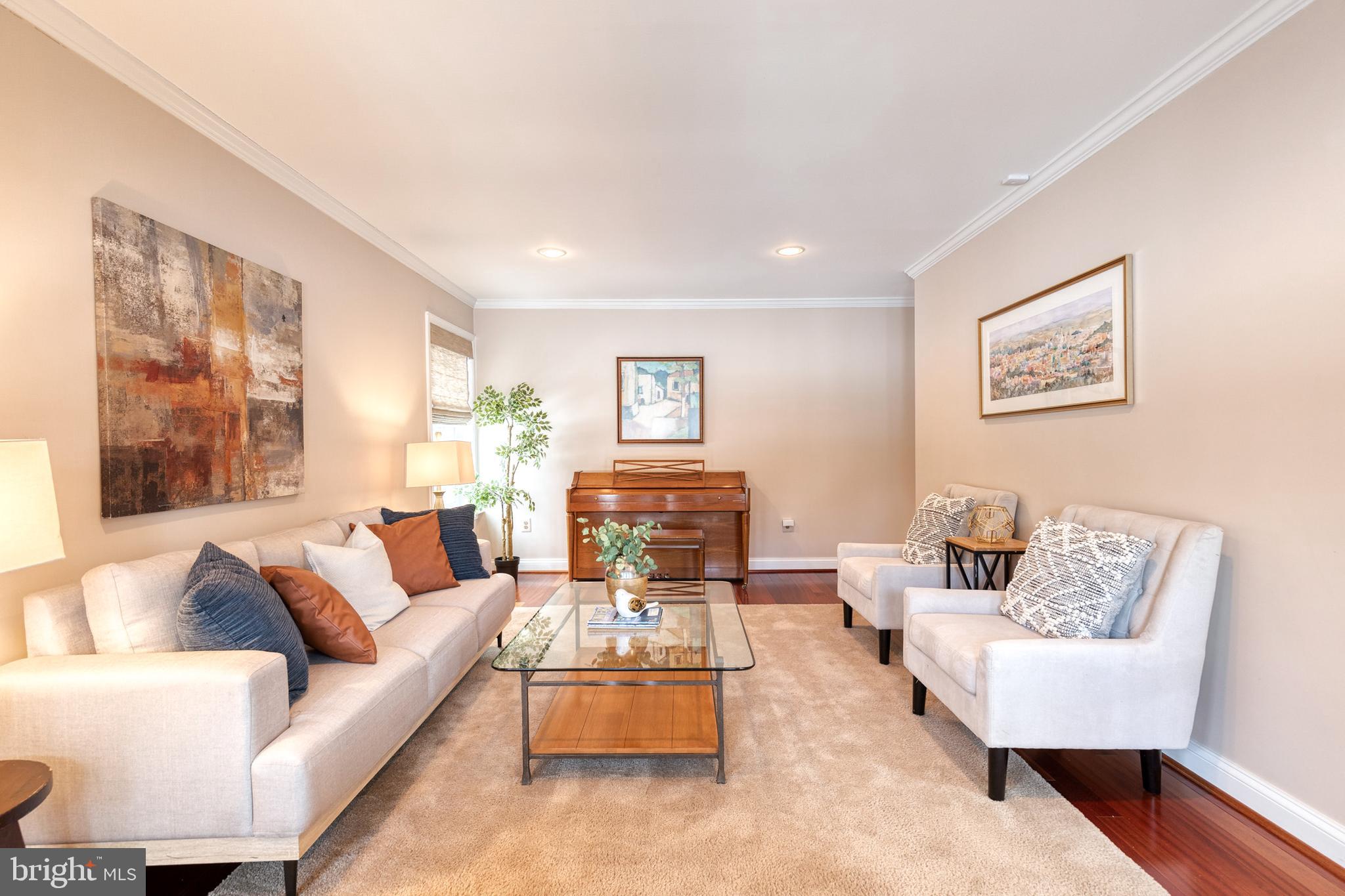 10 DORSET HILL COURT