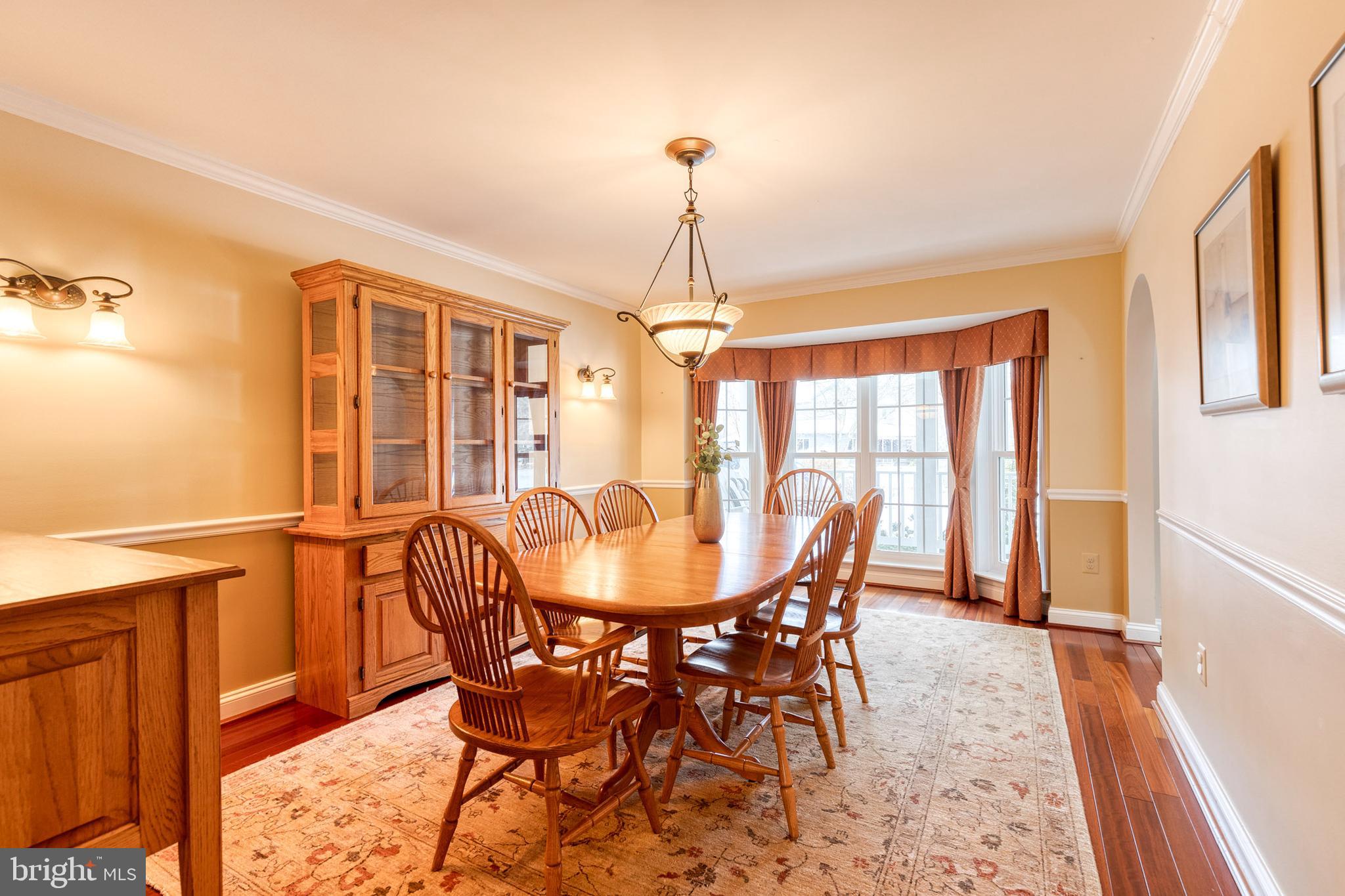 10 DORSET HILL COURT