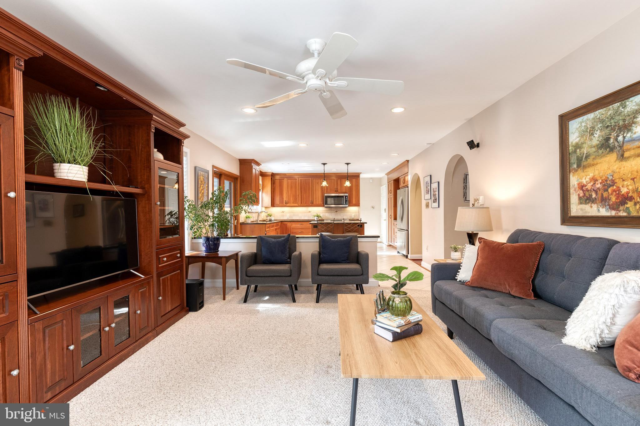 10 DORSET HILL COURT