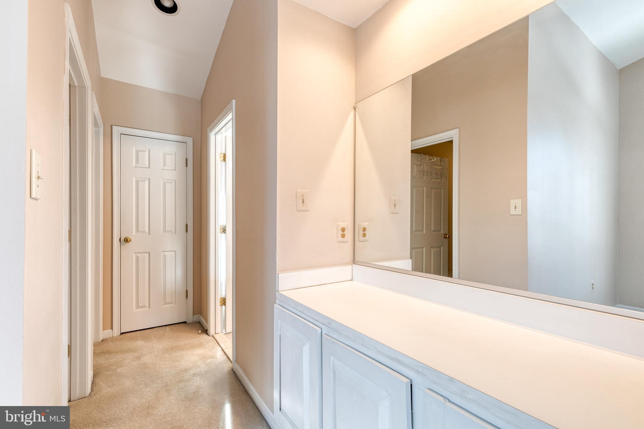 10 DORSET HILL COURT