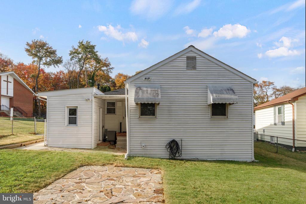 7929 REDMORE ROAD