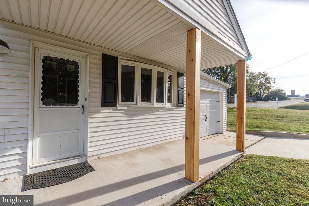 7929 REDMORE ROAD