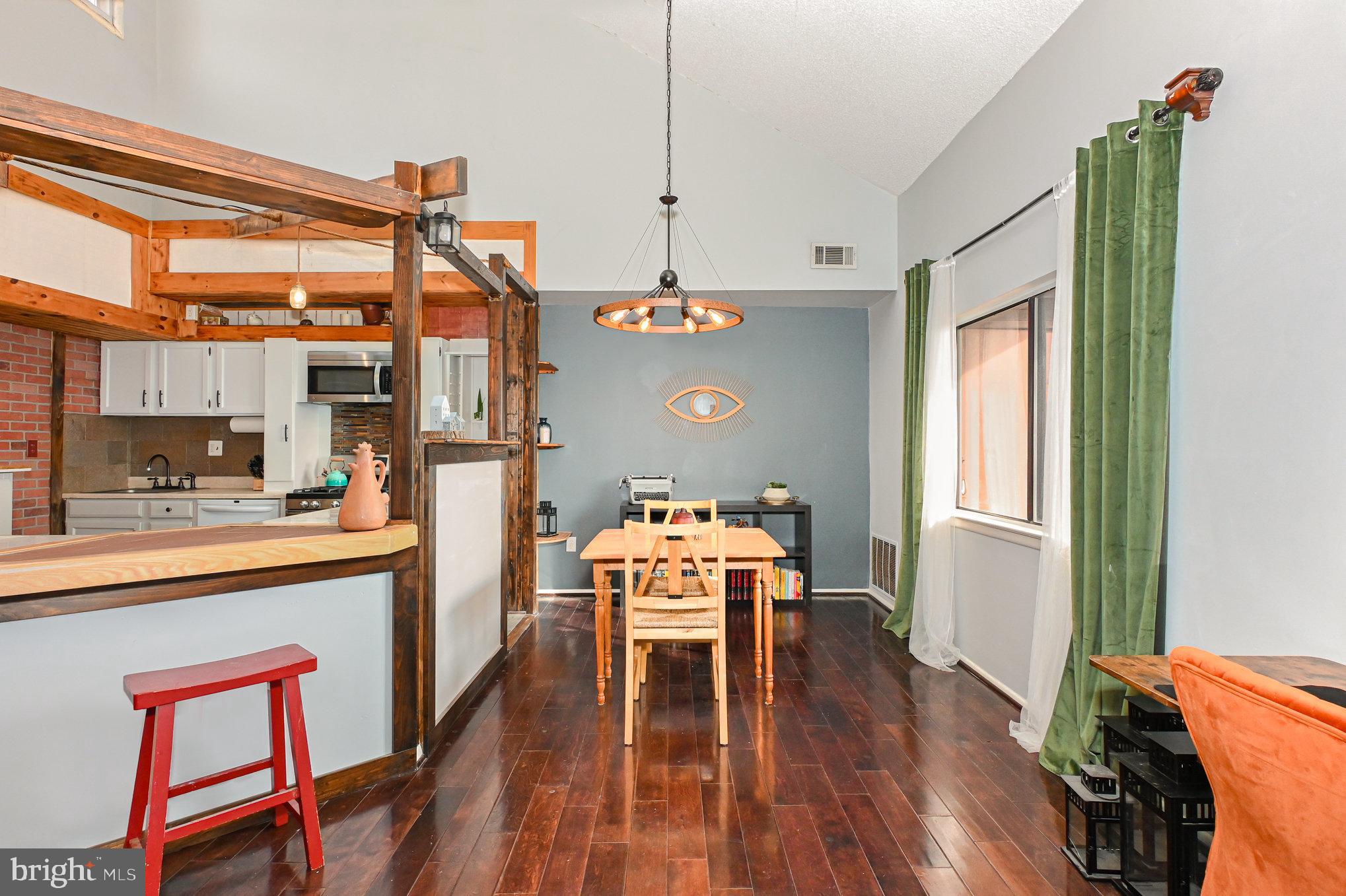 5 WINDBLOWN COURT 301