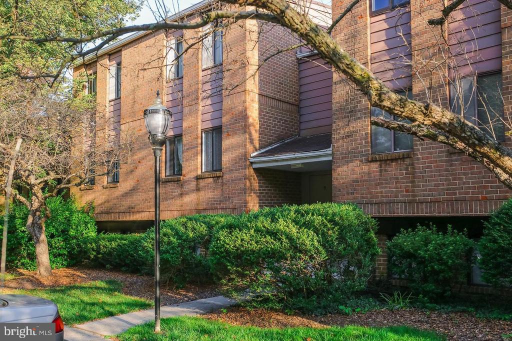 5 WINDBLOWN COURT 301