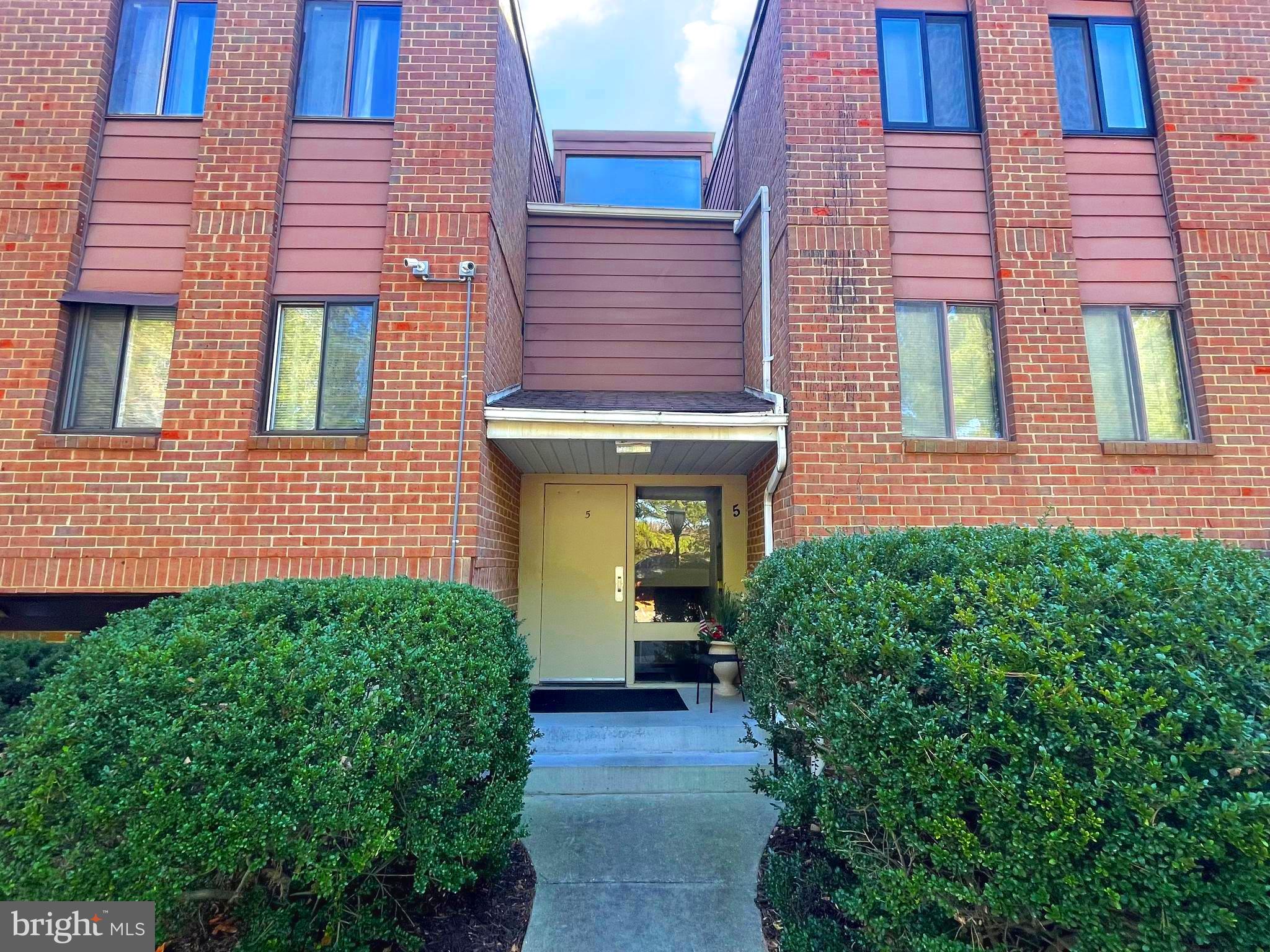 5 WINDBLOWN COURT 301