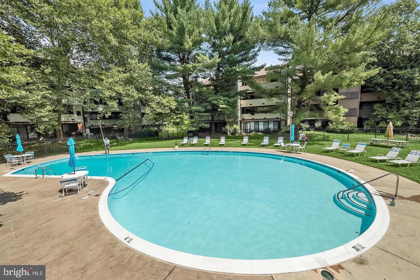 5 WINDBLOWN COURT 301