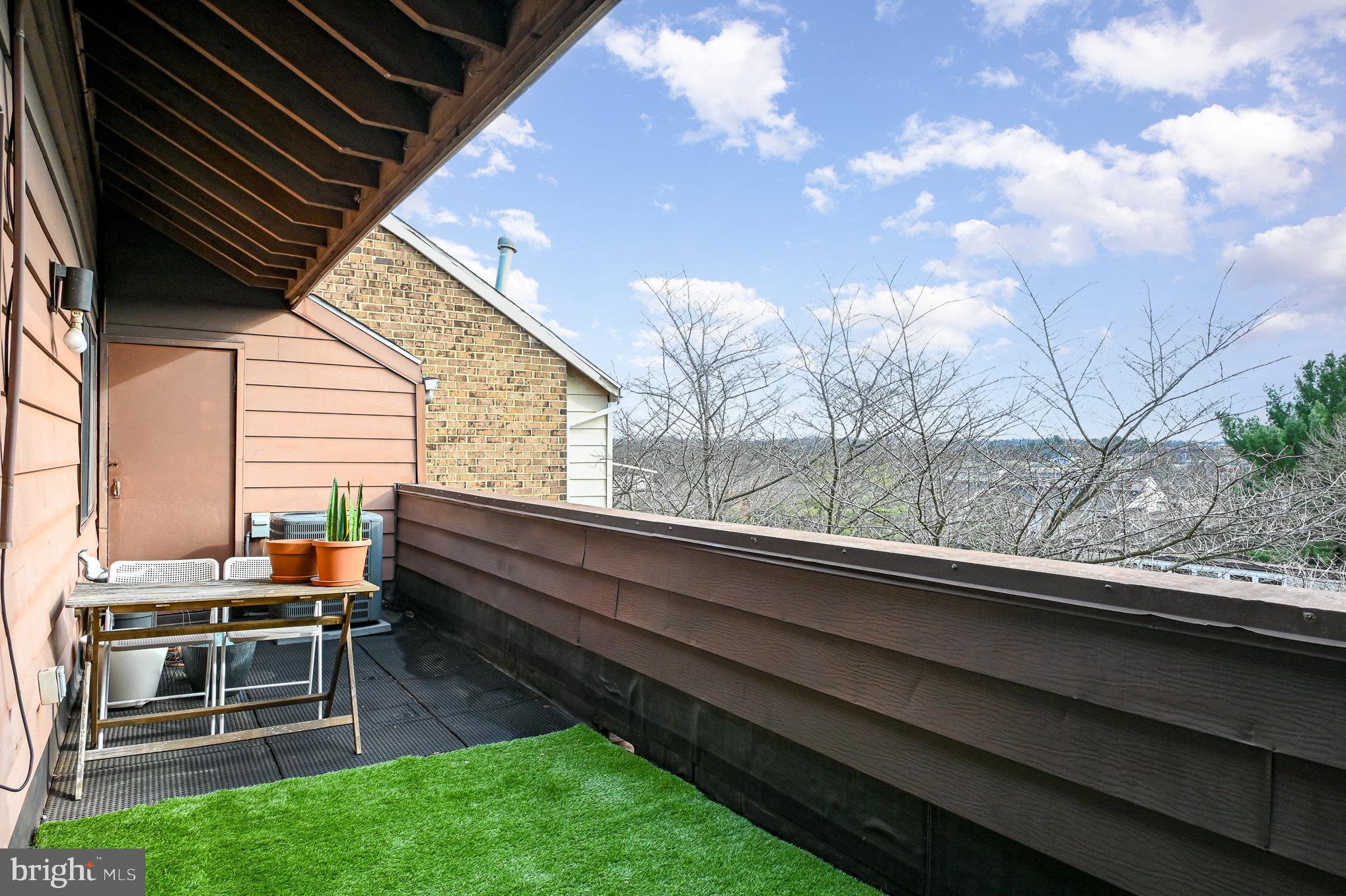 5 WINDBLOWN COURT 301