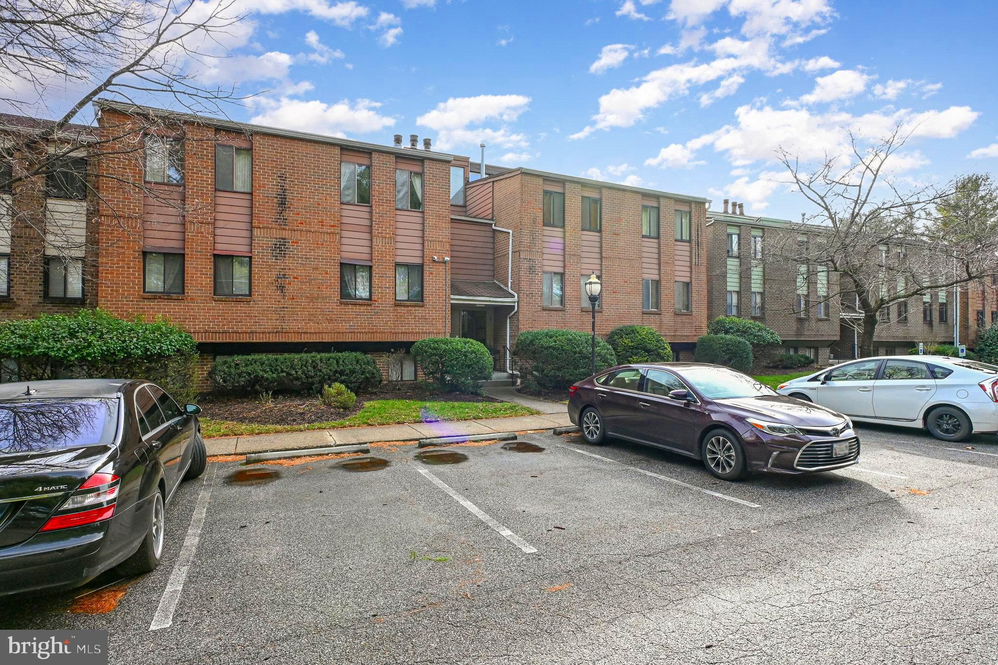 5 WINDBLOWN COURT 301