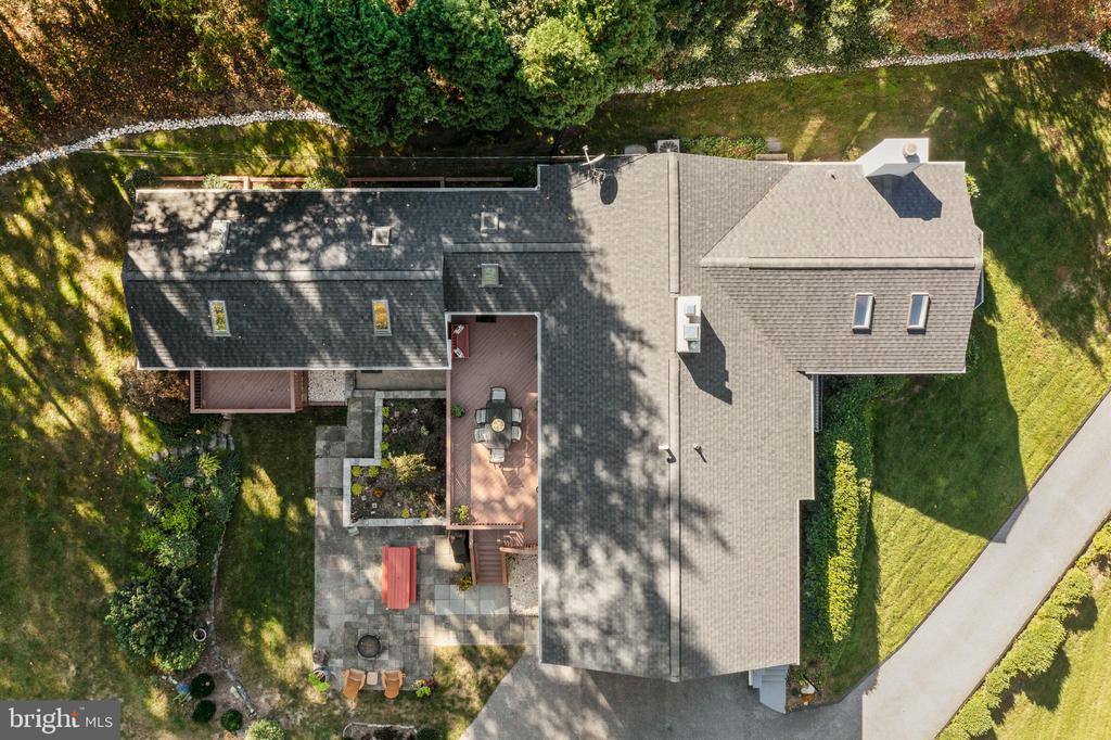 1021 TIMBER TRAIL ROAD
