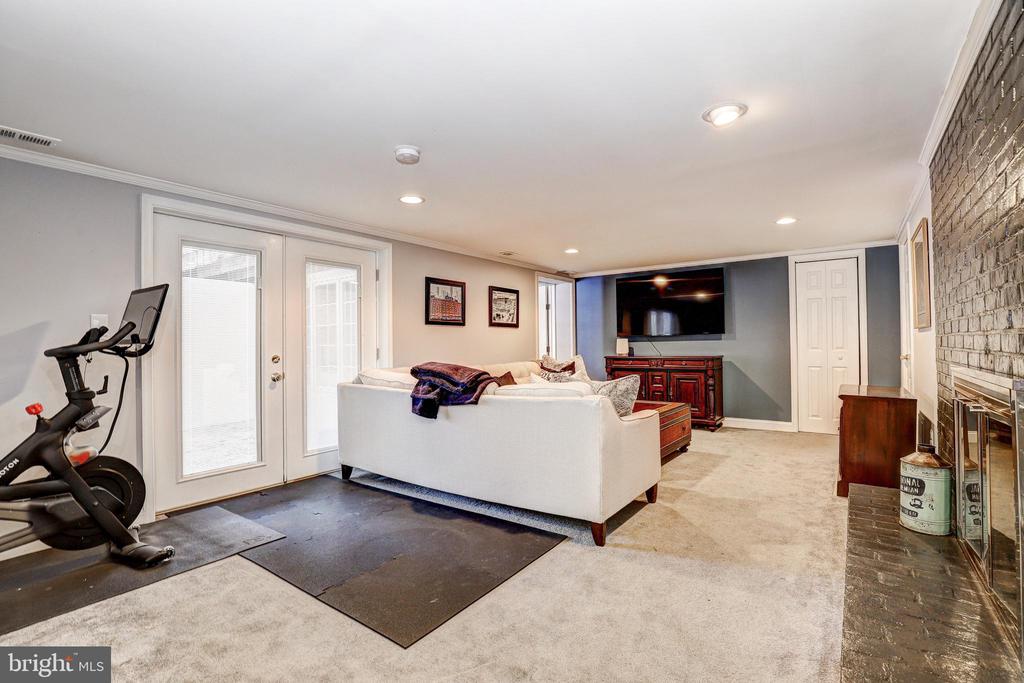 1021 TIMBER TRAIL ROAD