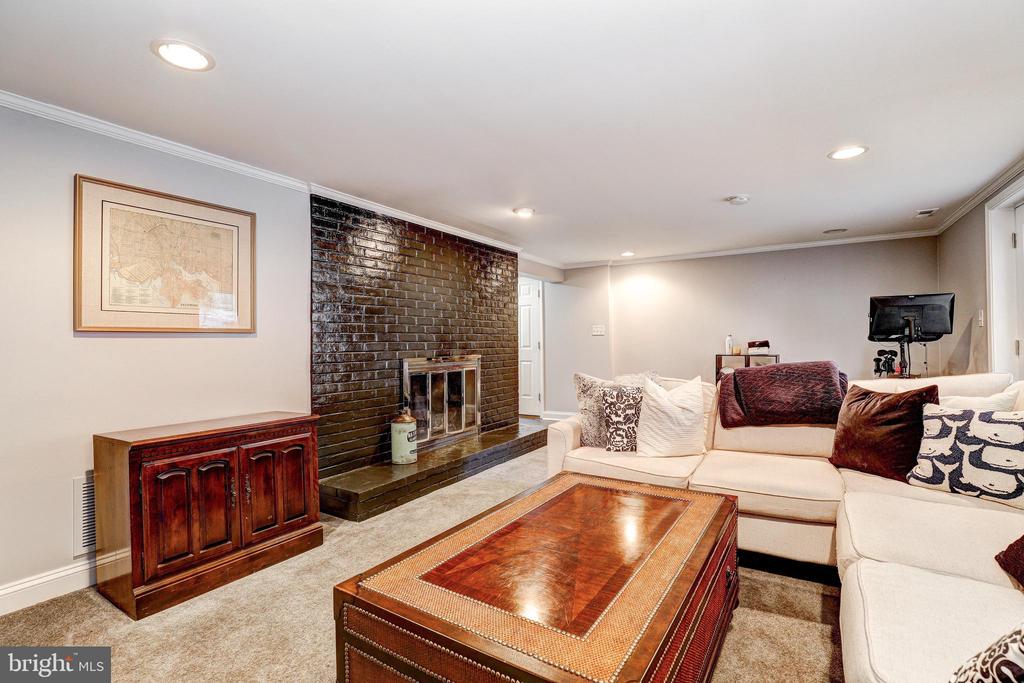 1021 TIMBER TRAIL ROAD