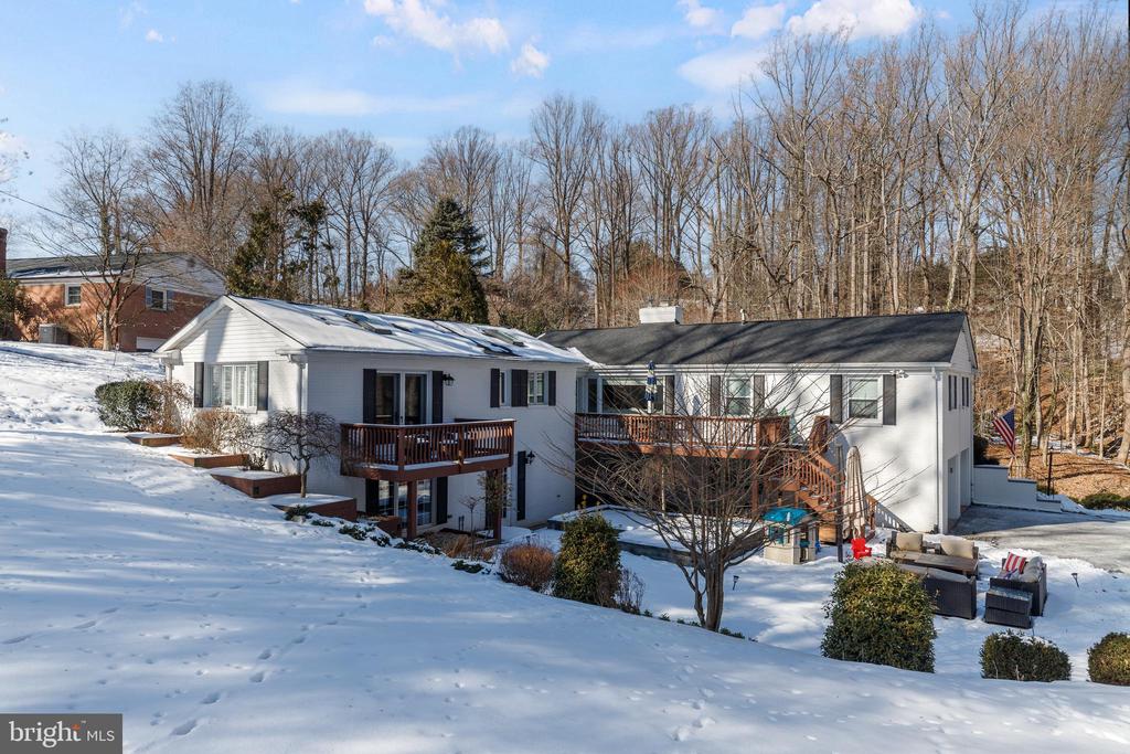 1021 TIMBER TRAIL ROAD